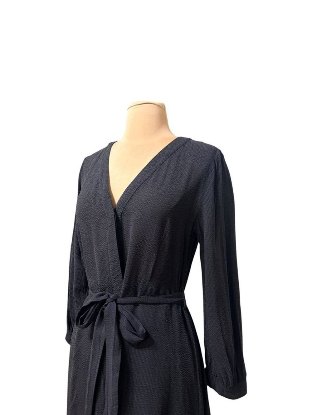 Everlane Textured Midi Shirt Dress 6 Washed Black 3/4 Sleeve Button Up V Neck - Picture 2 of 6